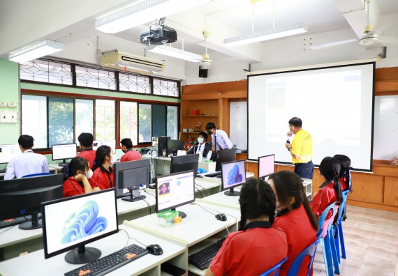 ภาพกิจกรรม   คณะวิทยาศาสตร์และเทคโนโลยี จัดกิจกรรมค่ายวิทยาศาสตร์สัญจร ปีการศึกษา 2565 ให้กับนักเรียนระดับชั้นมัธยมศึกษาตอนปลาย โรงเรียนพรานกระต่ายพิทยาคม