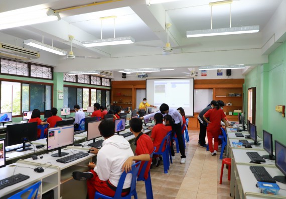 ภาพกิจกรรม   คณะวิทยาศาสตร์และเทคโนโลยี จัดกิจกรรมค่ายวิทยาศาสตร์สัญจร ปีการศึกษา 2565 ให้กับนักเรียนระดับชั้นมัธยมศึกษาตอนปลาย โรงเรียนพรานกระต่ายพิทยาคม