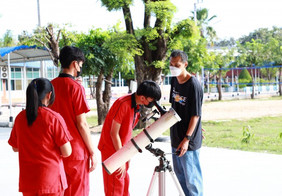 ภาพกิจกรรม   คณะวิทยาศาสตร์และเทคโนโลยี จัดกิจกรรมค่ายวิทยาศาสตร์สัญจร ปีการศึกษา 2565 ให้กับนักเรียนระดับชั้นมัธยมศึกษาตอนปลาย โรงเรียนพรานกระต่ายพิทยาคม
