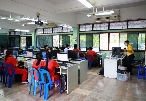 ภาพกิจกรรม   คณะวิทยาศาสตร์และเทคโนโลยี จัดกิจกรรมค่ายวิทยาศาสตร์สัญจร ปีการศึกษา 2565 ให้กับนักเรียนระดับชั้นมัธยมศึกษาตอนปลาย โรงเรียนพรานกระต่ายพิทยาคม