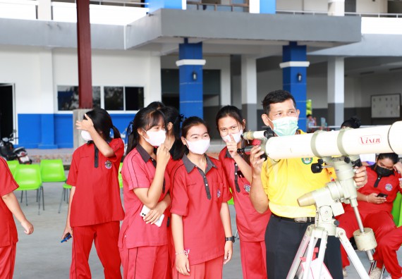 ภาพกิจกรรม   คณะวิทยาศาสตร์และเทคโนโลยี จัดกิจกรรมค่ายวิทยาศาสตร์สัญจร ปีการศึกษา 2565 ให้กับนักเรียนระดับชั้นมัธยมศึกษาตอนปลาย โรงเรียนพรานกระต่ายพิทยาคม