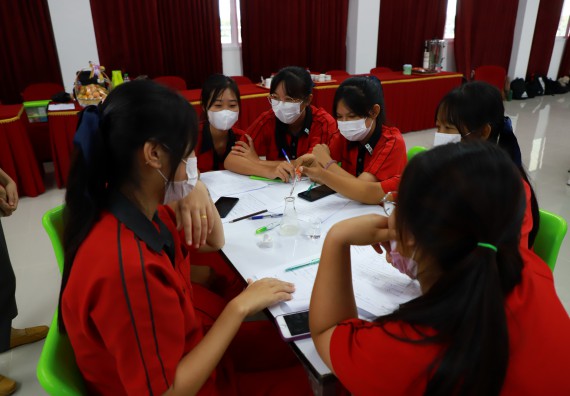 ภาพกิจกรรม   คณะวิทยาศาสตร์และเทคโนโลยี จัดกิจกรรมค่ายวิทยาศาสตร์สัญจร ปีการศึกษา 2565 ให้กับนักเรียนระดับชั้นมัธยมศึกษาตอนปลาย โรงเรียนพรานกระต่ายพิทยาคม