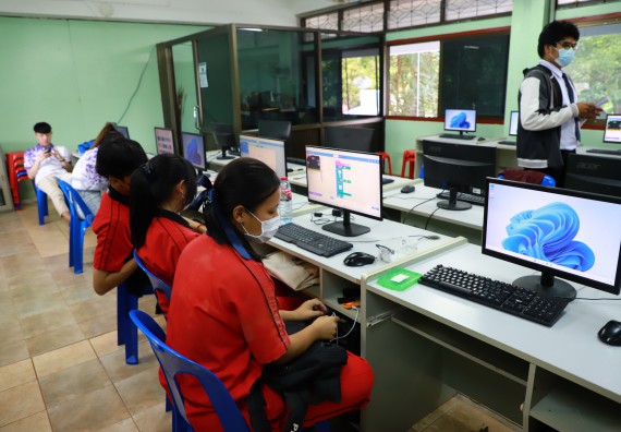 ภาพกิจกรรม   คณะวิทยาศาสตร์และเทคโนโลยี จัดกิจกรรมค่ายวิทยาศาสตร์สัญจร ปีการศึกษา 2565 ให้กับนักเรียนระดับชั้นมัธยมศึกษาตอนปลาย โรงเรียนพรานกระต่ายพิทยาคม