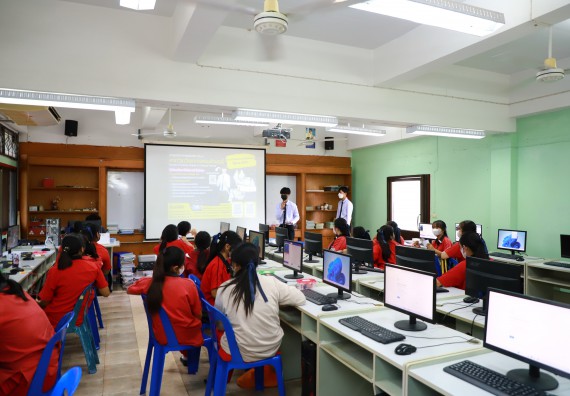 ภาพกิจกรรม   คณะวิทยาศาสตร์และเทคโนโลยี จัดกิจกรรมค่ายวิทยาศาสตร์สัญจร ปีการศึกษา 2565 ให้กับนักเรียนระดับชั้นมัธยมศึกษาตอนปลาย โรงเรียนพรานกระต่ายพิทยาคม