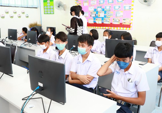 คณะวิทยาศาสตร์และเทคโนโลยี จัดกิจกรรมค่ายวิทยาศาสตร์สัญจร ปีการศึกษา 2565  โรงเรียนมัธยมพัชรกิติยาภา 2 กำแพงเพชร