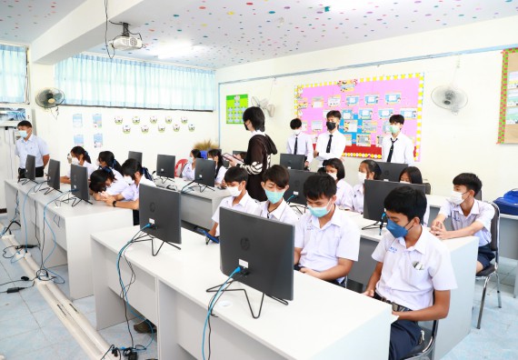 คณะวิทยาศาสตร์และเทคโนโลยี จัดกิจกรรมค่ายวิทยาศาสตร์สัญจร ปีการศึกษา 2565  โรงเรียนมัธยมพัชรกิติยาภา 2 กำแพงเพชร