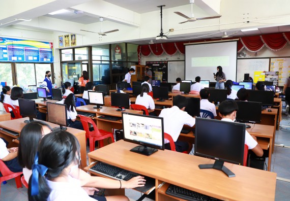 คณะวิทยาศาสตร์และเทคโนโลยี จัดกิจกรรมค่ายวิทยาศาสตร์สัญจร ปีการศึกษา 2565  โรงเรียนมัธยมพัชรกิติยาภา 2 กำแพงเพชร