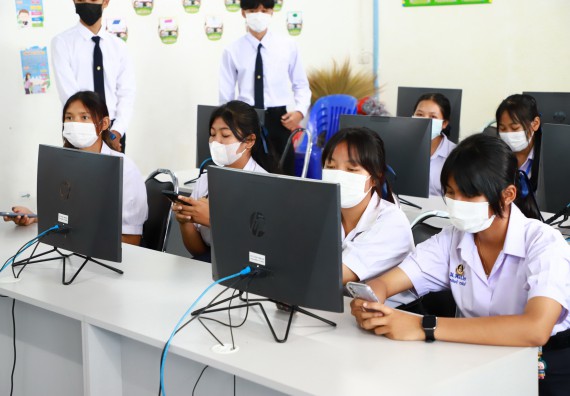 คณะวิทยาศาสตร์และเทคโนโลยี จัดกิจกรรมค่ายวิทยาศาสตร์สัญจร ปีการศึกษา 2565  โรงเรียนมัธยมพัชรกิติยาภา 2 กำแพงเพชร