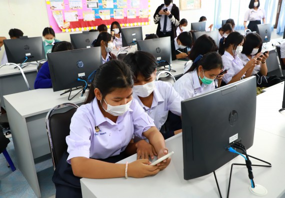 คณะวิทยาศาสตร์และเทคโนโลยี จัดกิจกรรมค่ายวิทยาศาสตร์สัญจร ปีการศึกษา 2565  โรงเรียนมัธยมพัชรกิติยาภา 2 กำแพงเพชร