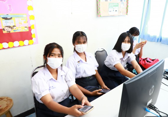 คณะวิทยาศาสตร์และเทคโนโลยี จัดกิจกรรมค่ายวิทยาศาสตร์สัญจร ปีการศึกษา 2565  โรงเรียนมัธยมพัชรกิติยาภา 2 กำแพงเพชร