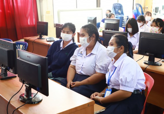 คณะวิทยาศาสตร์และเทคโนโลยี จัดกิจกรรมค่ายวิทยาศาสตร์สัญจร ปีการศึกษา 2565  โรงเรียนมัธยมพัชรกิติยาภา 2 กำแพงเพชร