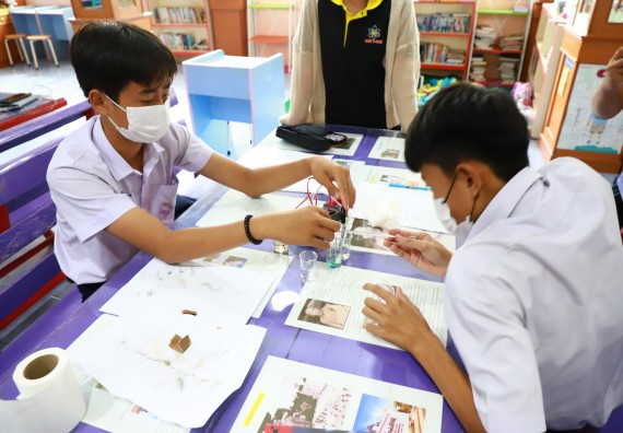 คณะวิทยาศาสตร์และเทคโนโลยี จัดกิจกรรมค่ายวิทยาศาสตร์สัญจร ปีการศึกษา 2565  โรงเรียนมัธยมพัชรกิติยาภา 2 กำแพงเพชร