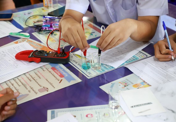 คณะวิทยาศาสตร์และเทคโนโลยี จัดกิจกรรมค่ายวิทยาศาสตร์สัญจร ปีการศึกษา 2565  โรงเรียนมัธยมพัชรกิติยาภา 2 กำแพงเพชร