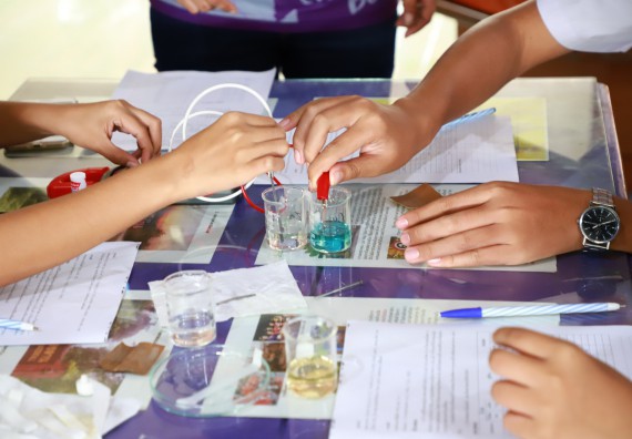 คณะวิทยาศาสตร์และเทคโนโลยี จัดกิจกรรมค่ายวิทยาศาสตร์สัญจร ปีการศึกษา 2565  โรงเรียนมัธยมพัชรกิติยาภา 2 กำแพงเพชร