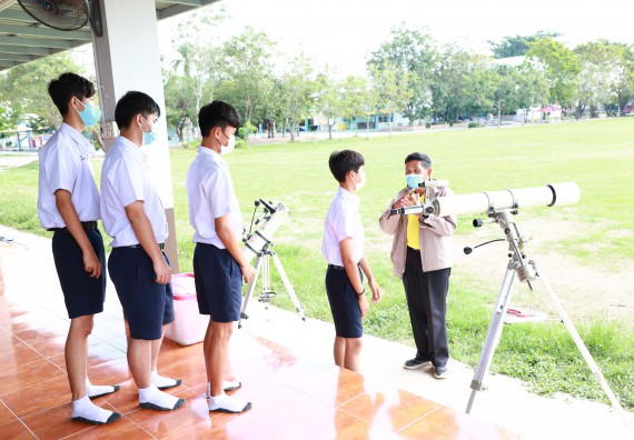 คณะวิทยาศาสตร์และเทคโนโลยี จัดกิจกรรมค่ายวิทยาศาสตร์สัญจร ปีการศึกษา 2565  โรงเรียนมัธยมพัชรกิติยาภา 2 กำแพงเพชร