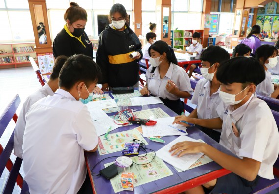 คณะวิทยาศาสตร์และเทคโนโลยี จัดกิจกรรมค่ายวิทยาศาสตร์สัญจร ปีการศึกษา 2565  โรงเรียนมัธยมพัชรกิติยาภา 2 กำแพงเพชร