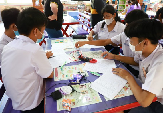 คณะวิทยาศาสตร์และเทคโนโลยี จัดกิจกรรมค่ายวิทยาศาสตร์สัญจร ปีการศึกษา 2565  โรงเรียนมัธยมพัชรกิติยาภา 2 กำแพงเพชร