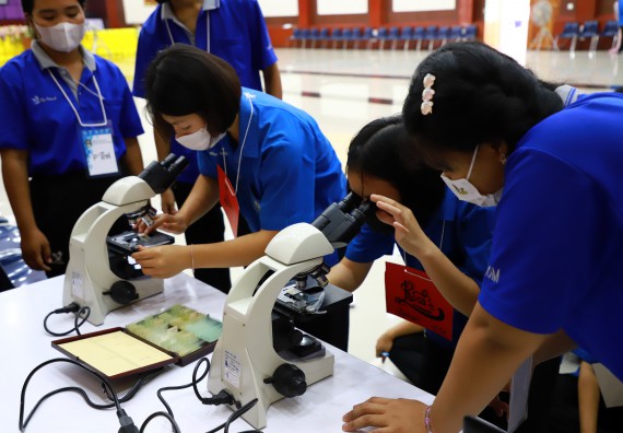 ภาพกิจกรรม  คณะวิทยาศาสตร์และเทคโนโลยี จัดกิจกรรมค่ายวิทยาศาสตร์เทคโนโลยีและดาราศาสตร์  โรงเรียนราชประชานุเคราะห์ 55