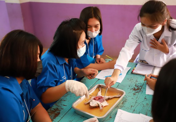 ภาพกิจกรรม  คณะวิทยาศาสตร์และเทคโนโลยี จัดกิจกรรมค่ายวิทยาศาสตร์เทคโนโลยีและดาราศาสตร์  โรงเรียนราชประชานุเคราะห์ 55