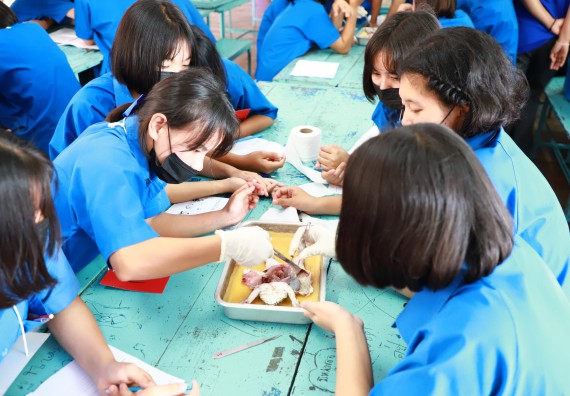 ภาพกิจกรรม  คณะวิทยาศาสตร์และเทคโนโลยี จัดกิจกรรมค่ายวิทยาศาสตร์เทคโนโลยีและดาราศาสตร์  โรงเรียนราชประชานุเคราะห์ 55