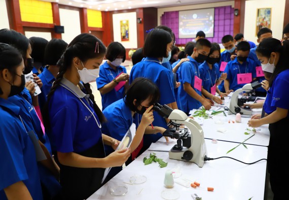 ภาพกิจกรรม  คณะวิทยาศาสตร์และเทคโนโลยี จัดกิจกรรมค่ายวิทยาศาสตร์เทคโนโลยีและดาราศาสตร์  โรงเรียนราชประชานุเคราะห์ 55