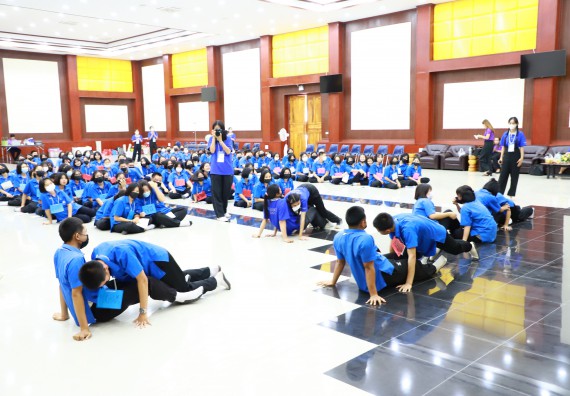 ภาพกิจกรรม  คณะวิทยาศาสตร์และเทคโนโลยี จัดกิจกรรมค่ายวิทยาศาสตร์เทคโนโลยีและดาราศาสตร์  โรงเรียนราชประชานุเคราะห์ 55