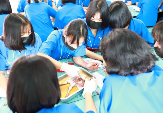 ภาพกิจกรรม  คณะวิทยาศาสตร์และเทคโนโลยี จัดกิจกรรมค่ายวิทยาศาสตร์เทคโนโลยีและดาราศาสตร์  โรงเรียนราชประชานุเคราะห์ 55