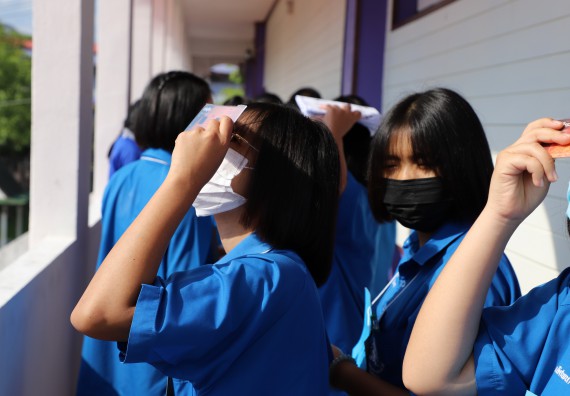 ภาพกิจกรรม  คณะวิทยาศาสตร์และเทคโนโลยี จัดกิจกรรมค่ายวิทยาศาสตร์เทคโนโลยีและดาราศาสตร์  โรงเรียนราชประชานุเคราะห์ 55