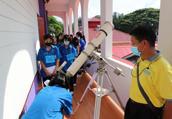 ภาพกิจกรรม  คณะวิทยาศาสตร์และเทคโนโลยี จัดกิจกรรมค่ายวิทยาศาสตร์เทคโนโลยีและดาราศาสตร์  โรงเรียนราชประชานุเคราะห์ 55