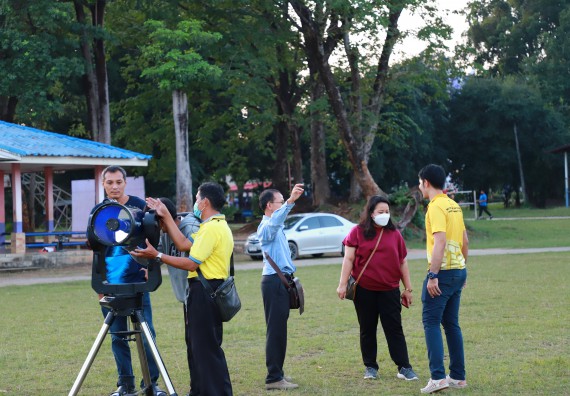 ภาพกิจกรรม  คณะวิทยาศาสตร์และเทคโนโลยี จัดกิจกรรมค่ายวิทยาศาสตร์เทคโนโลยีและดาราศาสตร์  โรงเรียนราชประชานุเคราะห์ 55