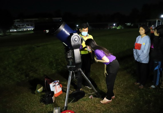 ภาพกิจกรรม  คณะวิทยาศาสตร์และเทคโนโลยี จัดกิจกรรมค่ายวิทยาศาสตร์เทคโนโลยีและดาราศาสตร์  โรงเรียนราชประชานุเคราะห์ 55