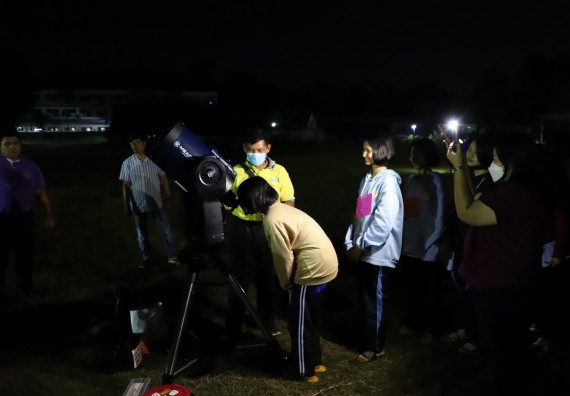 ภาพกิจกรรม  คณะวิทยาศาสตร์และเทคโนโลยี จัดกิจกรรมค่ายวิทยาศาสตร์เทคโนโลยีและดาราศาสตร์  โรงเรียนราชประชานุเคราะห์ 55