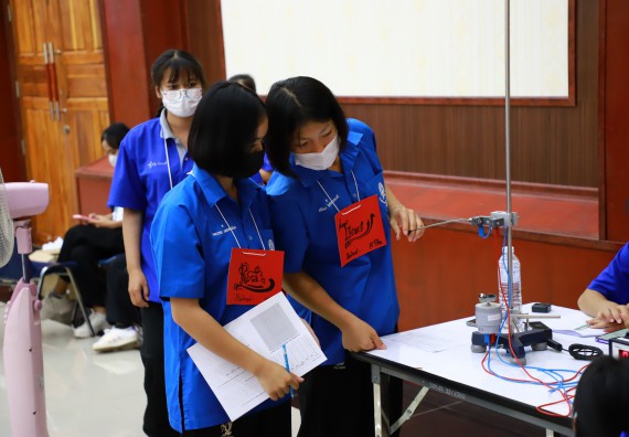 ภาพกิจกรรม  คณะวิทยาศาสตร์และเทคโนโลยี จัดกิจกรรมค่ายวิทยาศาสตร์เทคโนโลยีและดาราศาสตร์  โรงเรียนราชประชานุเคราะห์ 55