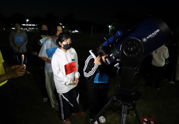 ภาพกิจกรรม  คณะวิทยาศาสตร์และเทคโนโลยี จัดกิจกรรมค่ายวิทยาศาสตร์เทคโนโลยีและดาราศาสตร์  โรงเรียนราชประชานุเคราะห์ 55