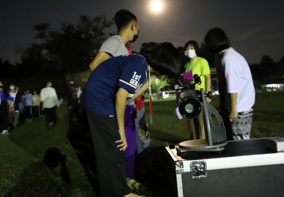 ภาพกิจกรรม  คณะวิทยาศาสตร์และเทคโนโลยี จัดกิจกรรมค่ายวิทยาศาสตร์เทคโนโลยีและดาราศาสตร์  โรงเรียนราชประชานุเคราะห์ 55