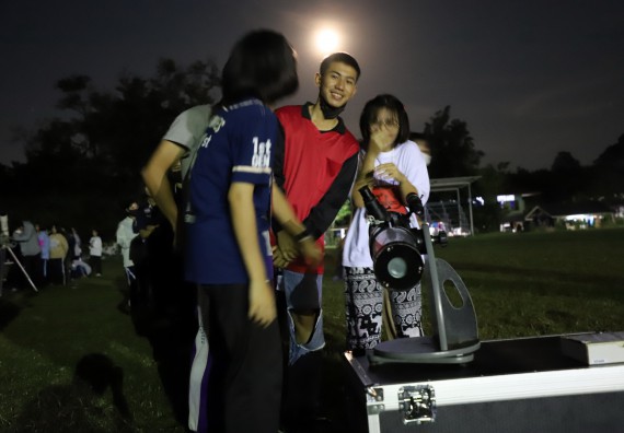 ภาพกิจกรรม  คณะวิทยาศาสตร์และเทคโนโลยี จัดกิจกรรมค่ายวิทยาศาสตร์เทคโนโลยีและดาราศาสตร์  โรงเรียนราชประชานุเคราะห์ 55