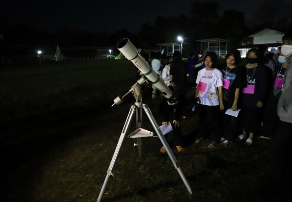 ภาพกิจกรรม  คณะวิทยาศาสตร์และเทคโนโลยี จัดกิจกรรมค่ายวิทยาศาสตร์เทคโนโลยีและดาราศาสตร์  โรงเรียนราชประชานุเคราะห์ 55