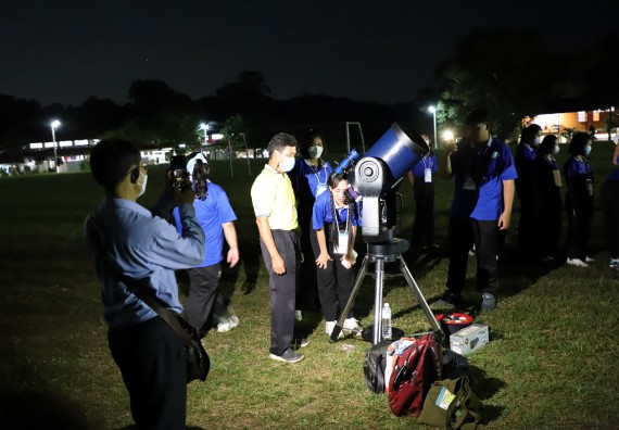 ภาพกิจกรรม  คณะวิทยาศาสตร์และเทคโนโลยี จัดกิจกรรมค่ายวิทยาศาสตร์เทคโนโลยีและดาราศาสตร์  โรงเรียนราชประชานุเคราะห์ 55