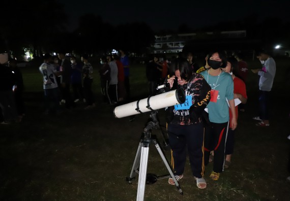 ภาพกิจกรรม  คณะวิทยาศาสตร์และเทคโนโลยี จัดกิจกรรมค่ายวิทยาศาสตร์เทคโนโลยีและดาราศาสตร์  โรงเรียนราชประชานุเคราะห์ 55