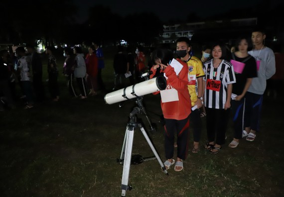 ภาพกิจกรรม  คณะวิทยาศาสตร์และเทคโนโลยี จัดกิจกรรมค่ายวิทยาศาสตร์เทคโนโลยีและดาราศาสตร์  โรงเรียนราชประชานุเคราะห์ 55