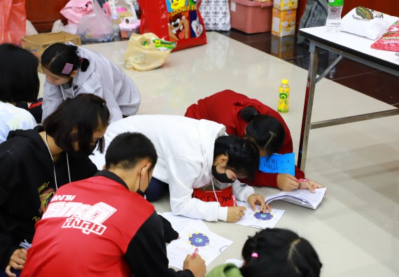 ภาพกิจกรรม  คณะวิทยาศาสตร์และเทคโนโลยี จัดกิจกรรมค่ายวิทยาศาสตร์เทคโนโลยีและดาราศาสตร์  โรงเรียนราชประชานุเคราะห์ 55