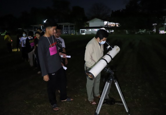 ภาพกิจกรรม  คณะวิทยาศาสตร์และเทคโนโลยี จัดกิจกรรมค่ายวิทยาศาสตร์เทคโนโลยีและดาราศาสตร์  โรงเรียนราชประชานุเคราะห์ 55