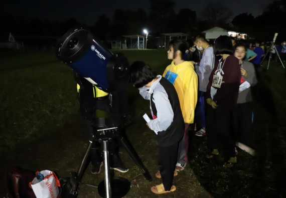 ภาพกิจกรรม  คณะวิทยาศาสตร์และเทคโนโลยี จัดกิจกรรมค่ายวิทยาศาสตร์เทคโนโลยีและดาราศาสตร์  โรงเรียนราชประชานุเคราะห์ 55