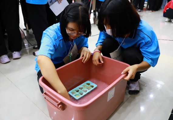 ภาพกิจกรรม  คณะวิทยาศาสตร์และเทคโนโลยี จัดกิจกรรมค่ายวิทยาศาสตร์เทคโนโลยีและดาราศาสตร์  โรงเรียนราชประชานุเคราะห์ 55