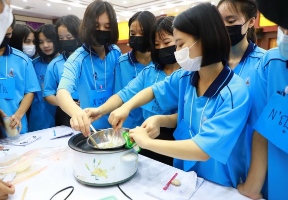 ภาพกิจกรรม  คณะวิทยาศาสตร์และเทคโนโลยี จัดกิจกรรมค่ายวิทยาศาสตร์เทคโนโลยีและดาราศาสตร์  โรงเรียนราชประชานุเคราะห์ 55