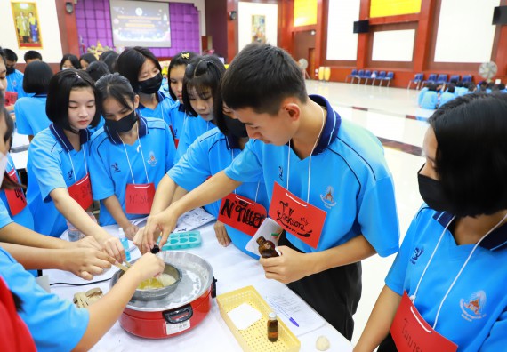 ภาพกิจกรรม  คณะวิทยาศาสตร์และเทคโนโลยี จัดกิจกรรมค่ายวิทยาศาสตร์เทคโนโลยีและดาราศาสตร์  โรงเรียนราชประชานุเคราะห์ 55