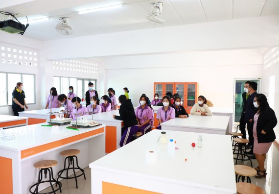 ภาพกิจกรรม  คณะวิทยาศาสตร์และเทคโนโลยี จัดกิจกรรมค่ายวิทยาศาสตร์สัญจร ปีการศึกษา 2565  โรงเรียนคลองขลุงราษฎร์รังสรรค์