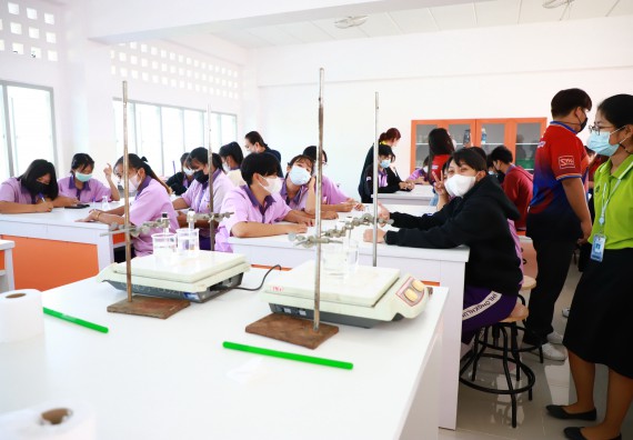 ภาพกิจกรรม  คณะวิทยาศาสตร์และเทคโนโลยี จัดกิจกรรมค่ายวิทยาศาสตร์สัญจร ปีการศึกษา 2565  โรงเรียนคลองขลุงราษฎร์รังสรรค์