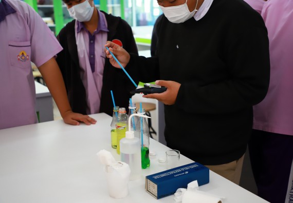 ภาพกิจกรรม  คณะวิทยาศาสตร์และเทคโนโลยี จัดกิจกรรมค่ายวิทยาศาสตร์สัญจร ปีการศึกษา 2565  โรงเรียนคลองขลุงราษฎร์รังสรรค์