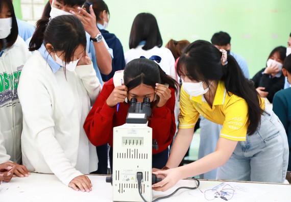 ภาพกิจกรรม  คณะวิทยาศาสตร์และเทคโนโลยี จัดกิจกรรมค่ายวิทยาศาสตร์สัญจร  โรงเรียนพิไกรวิทยา